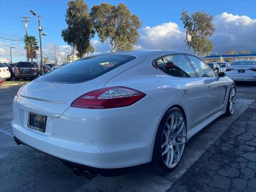 2013 Porsche Panamera 4 Platinum Edition