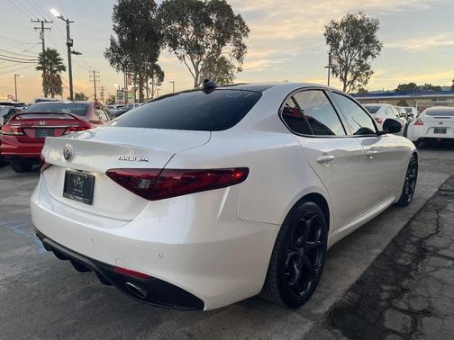 2017 Alfa Romeo Giulia Ti