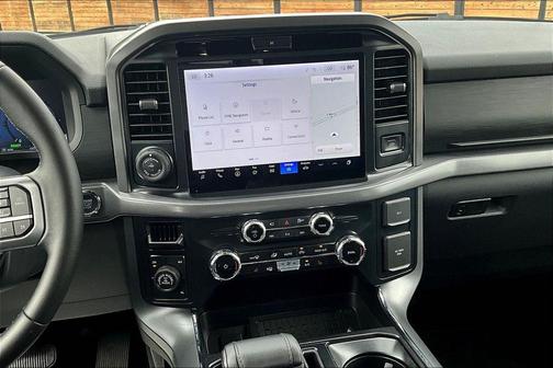 Oxford White 2025 Ford F-150 XLT