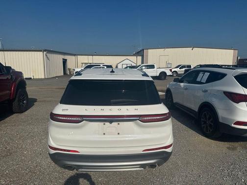 White Metallic 2022 Lincoln Corsair Standard
