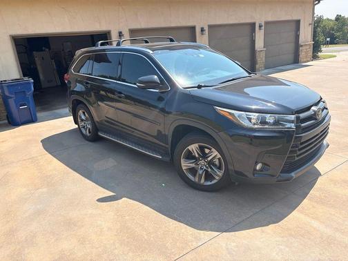 Midnight Black Metallic 2018 Toyota Highlander Limited Platinum