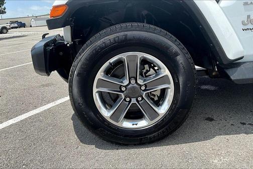Bright White Clearcoat 2021 Jeep Wrangler Unlimited Sahara