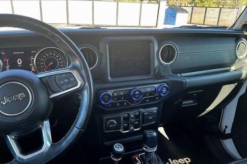 Bright White Clearcoat 2021 Jeep Wrangler Unlimited Sahara