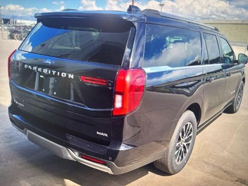 Black Metallic 2025 Ford Expedition Max Platinum