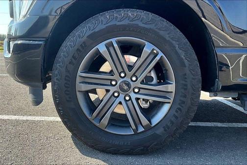 Black Metallic 2022 Ford F-150 Lariat