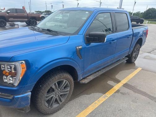 Velocity Blue Metallic 2021 Ford F-150 XLT
