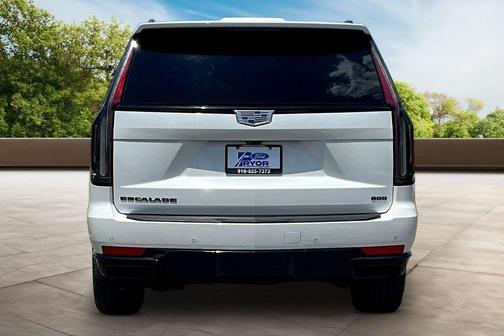 Crystal White Tri-Coat 2024 Cadillac Escalade Sport Platinum