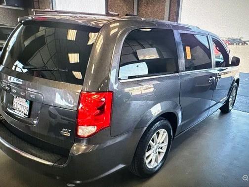 Granite Crystal Clearcoat Metallic 2019 Dodge Grand Caravan SXT