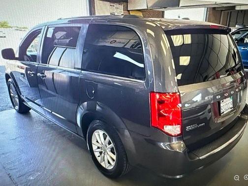 Granite Crystal Clearcoat Metallic 2019 Dodge Grand Caravan SXT
