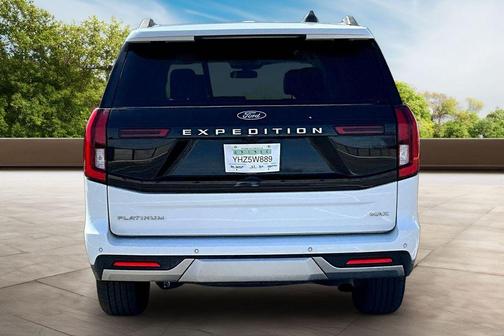 Oxford White 2025 Ford Expedition Max Platinum