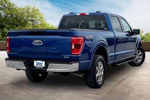 Blue Metallic 2022 Ford F-150 XLT