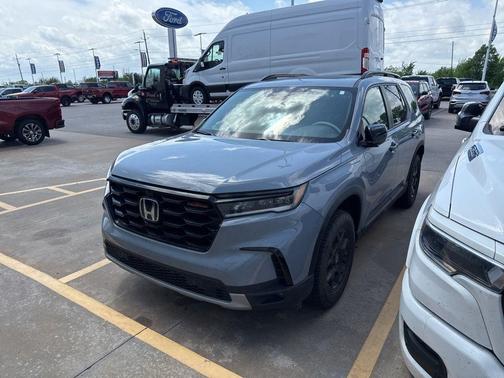 Sonic Gray Pearl 2025 Honda Pilot TrailSport