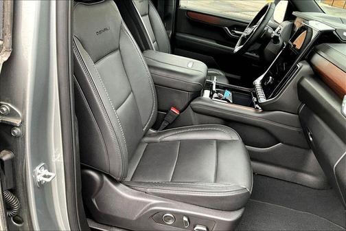 Sterling 2025 GMC Yukon XL Denali