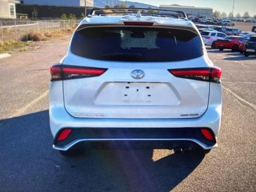 Blizzard Pearl 2021 Toyota Highlander XSE