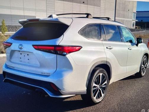 Blizzard Pearl 2021 Toyota Highlander XSE