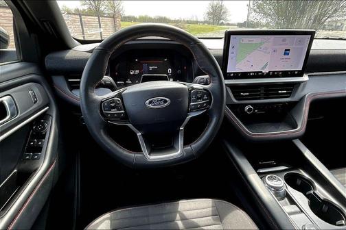 Black Metallic 2025 Ford Explorer ST-Line