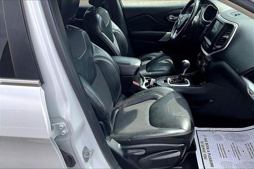 Bright White Clearcoat 2018 Jeep Cherokee Latitude Plus