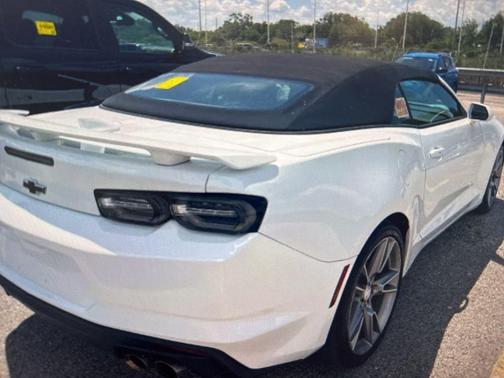 Summit White 2019 Chevrolet Camaro 1LT