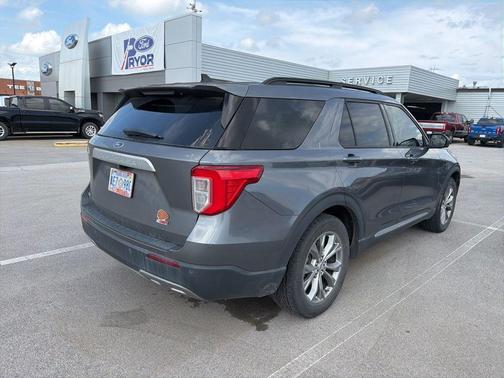 Gray Metallic 2022 Ford Explorer XLT