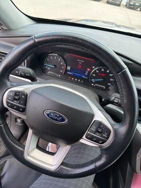 Gray Metallic 2022 Ford Explorer XLT