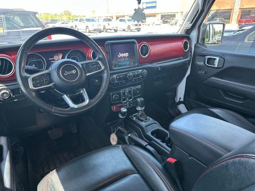 Bright White Clearcoat 2023 Jeep Wrangler Rubicon