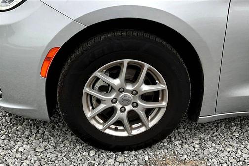 Silver Mist Clearcoat 2024 Chrysler Pacifica Touring-L