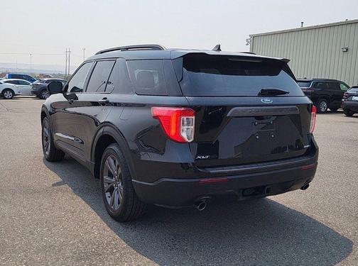 Black Metallic 2021 Ford Explorer XLT