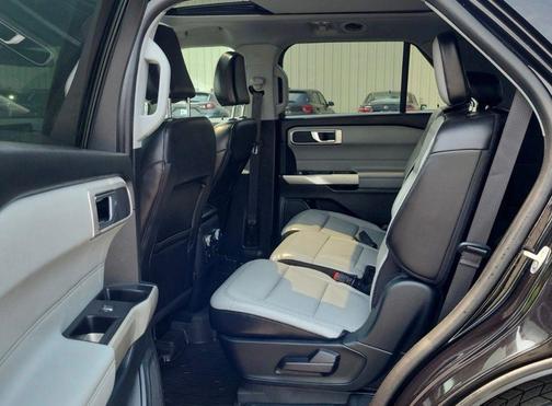 Black Metallic 2021 Ford Explorer XLT