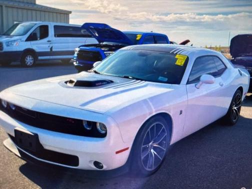 2017 Dodge Challenger 392 Hemi Scat Pack Shaker