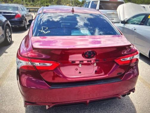 Pearl 2018 Toyota Camry SE