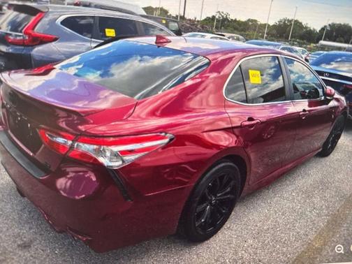 Pearl 2018 Toyota Camry SE