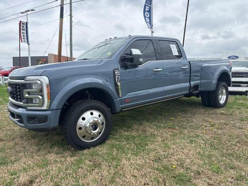 2023 Ford F-450 Lariat