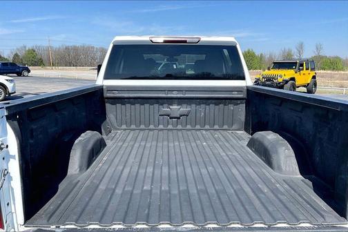 Summit White 2022 Chevrolet Silverado 2500 LT
