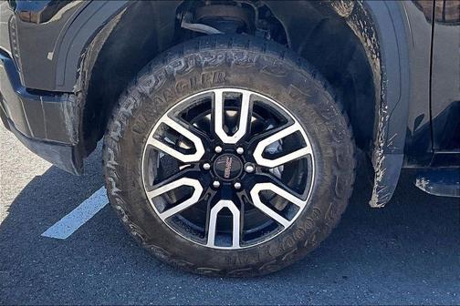 Onyx Black 2025 GMC Sierra 1500 AT4