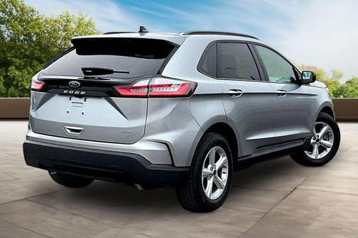 Iconic Silver Metallic 2024 Ford Edge SE