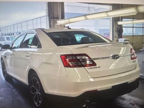 2016 Ford Taurus SHO