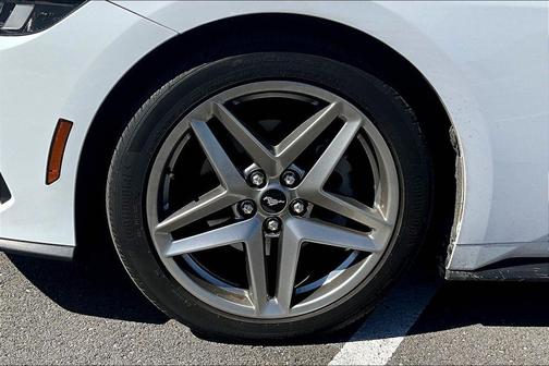 Oxford White 2024 Ford Mustang EcoBoost