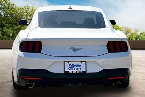 Oxford White 2024 Ford Mustang EcoBoost