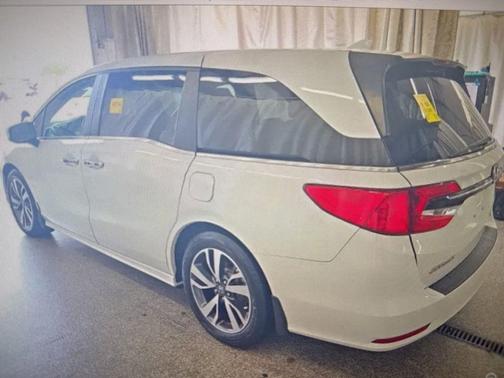 White 2022 Honda Odyssey Touring