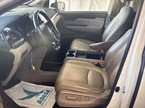 White 2022 Honda Odyssey Touring