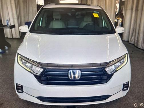 White 2022 Honda Odyssey Touring