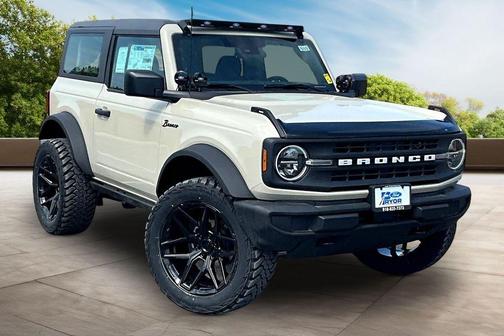 Desert Sand 2026 Ford Bronco Base