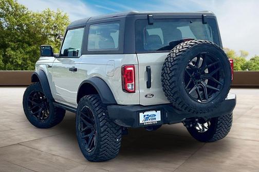 Desert Sand 2026 Ford Bronco Base
