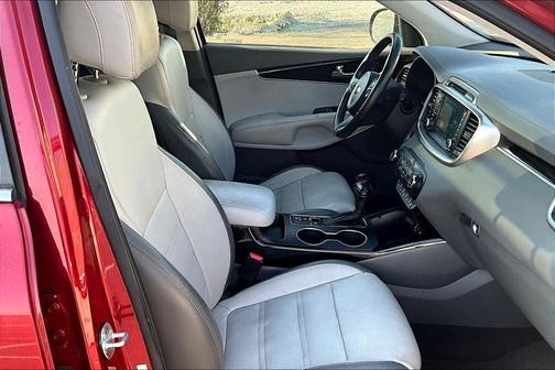 Remington Red Metallic 2017 Kia Sorento SX