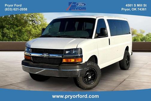 Summit White 2013 Chevrolet Express 2500 LT