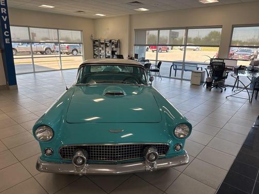 1956 Ford Thunderbird