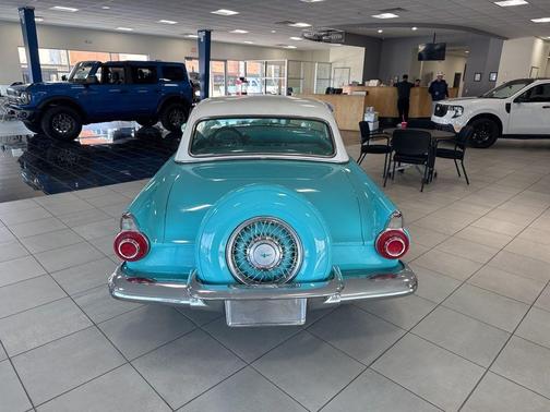 1956 Ford Thunderbird