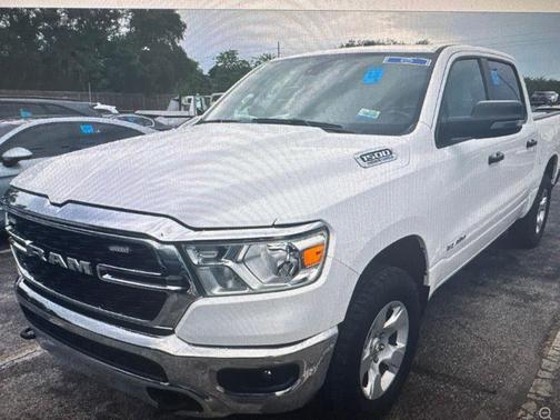 Bright White Clearcoat 2024 RAM 1500 Big Horn/Lone Star