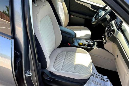 Gray Metallic 2022 Ford Escape SE