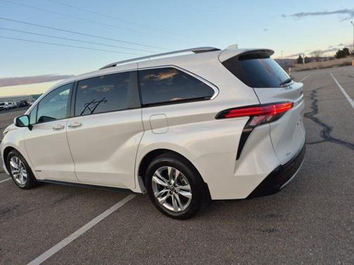 2021 Toyota Sienna XLE